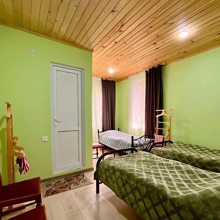Hotel Gamarjoba Guest And Art House Uschguli Exterior foto