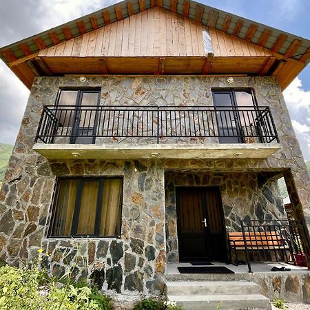 Hotel Gamarjoba Guest And Art House Uschguli Exterior foto
