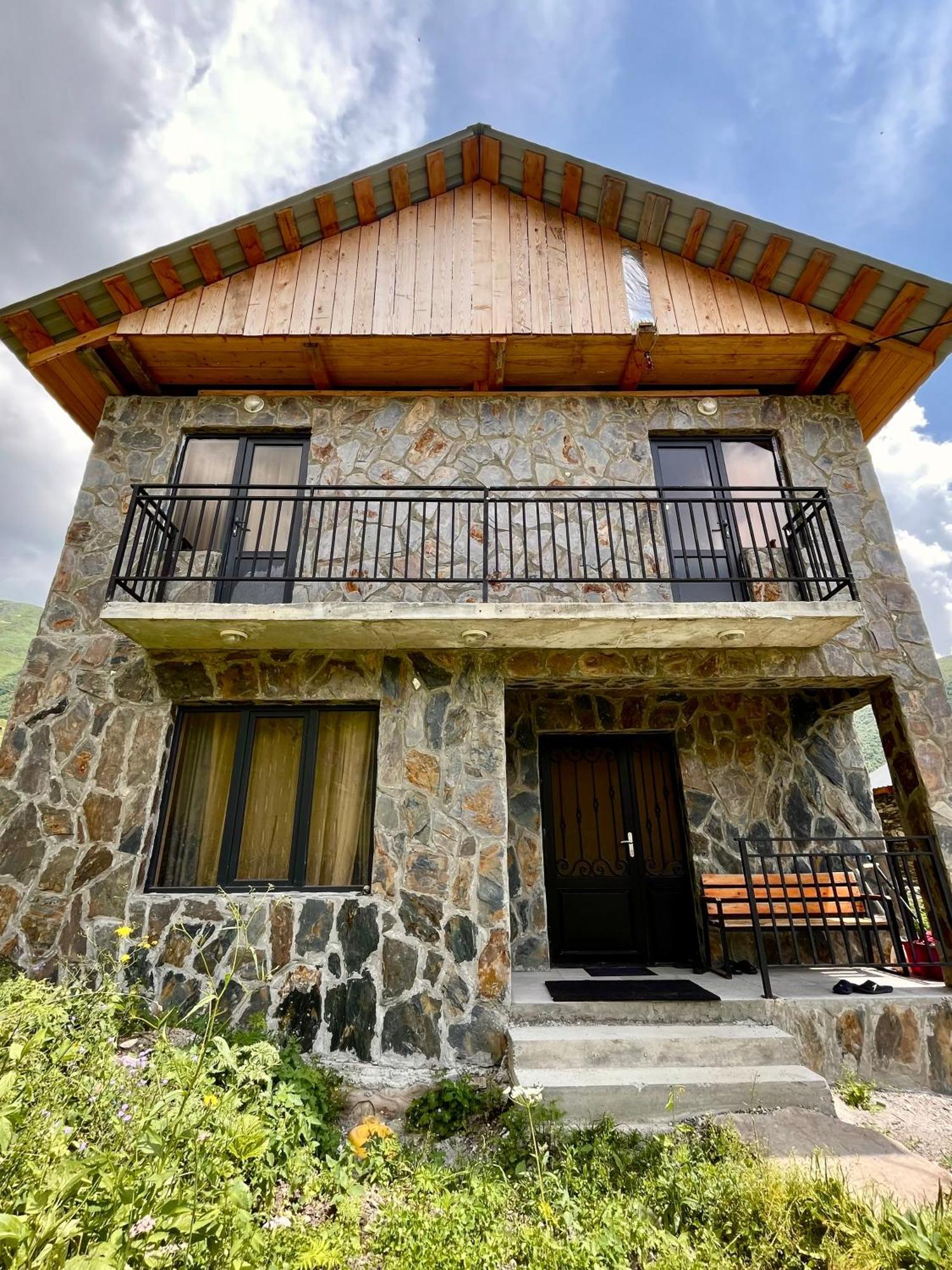 Hotel Gamarjoba Guest And Art House Uschguli Exterior foto